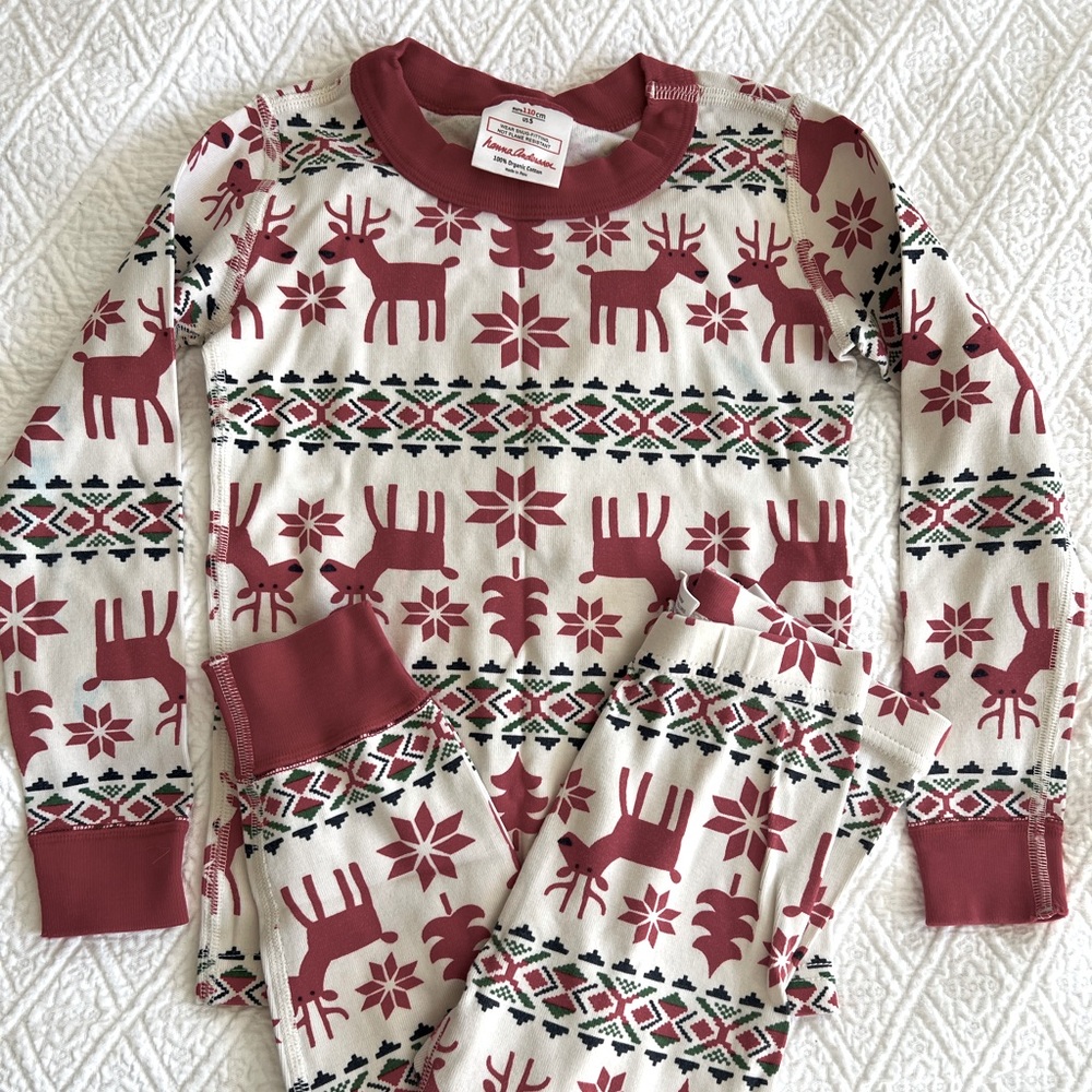 Hanna Anderson pajama set. Long sleeved. Size 110cm (US 5)